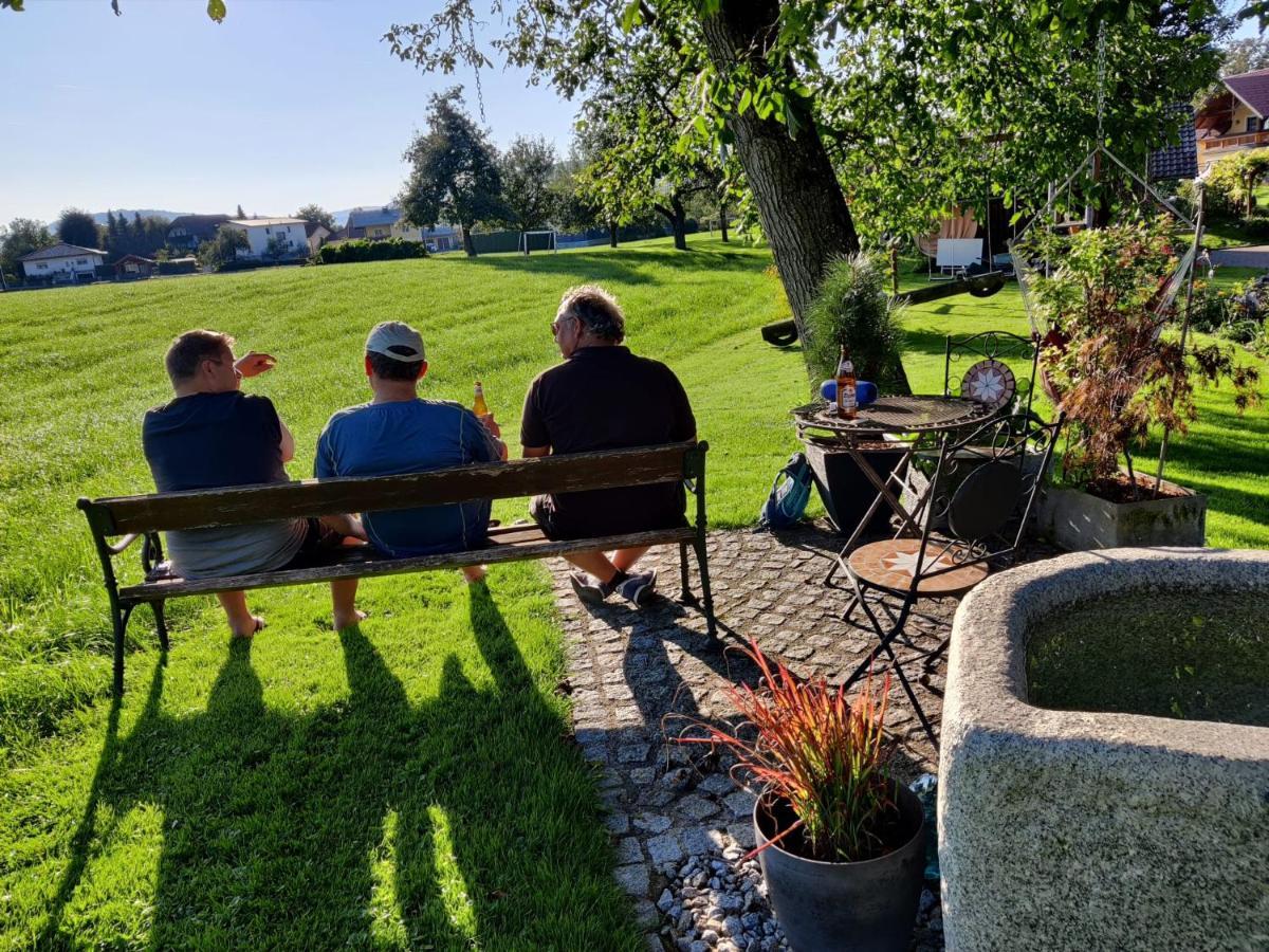 Pension Holzapfel Sankt Georgen im Attergau Dış mekan fotoğraf