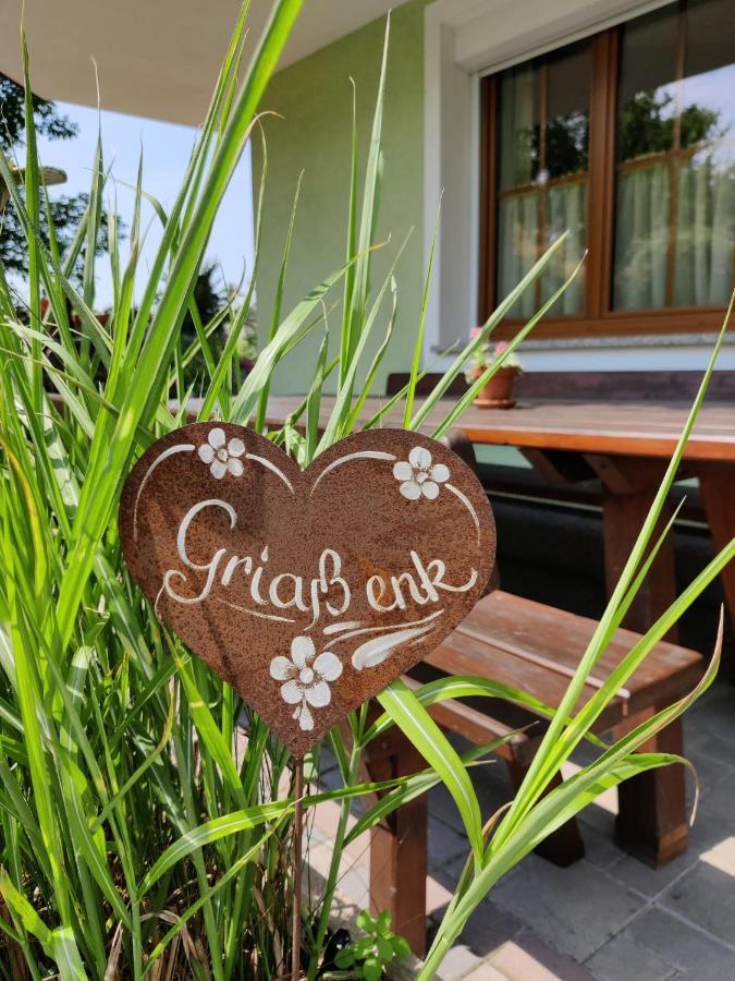 Pension Holzapfel Sankt Georgen im Attergau Dış mekan fotoğraf
