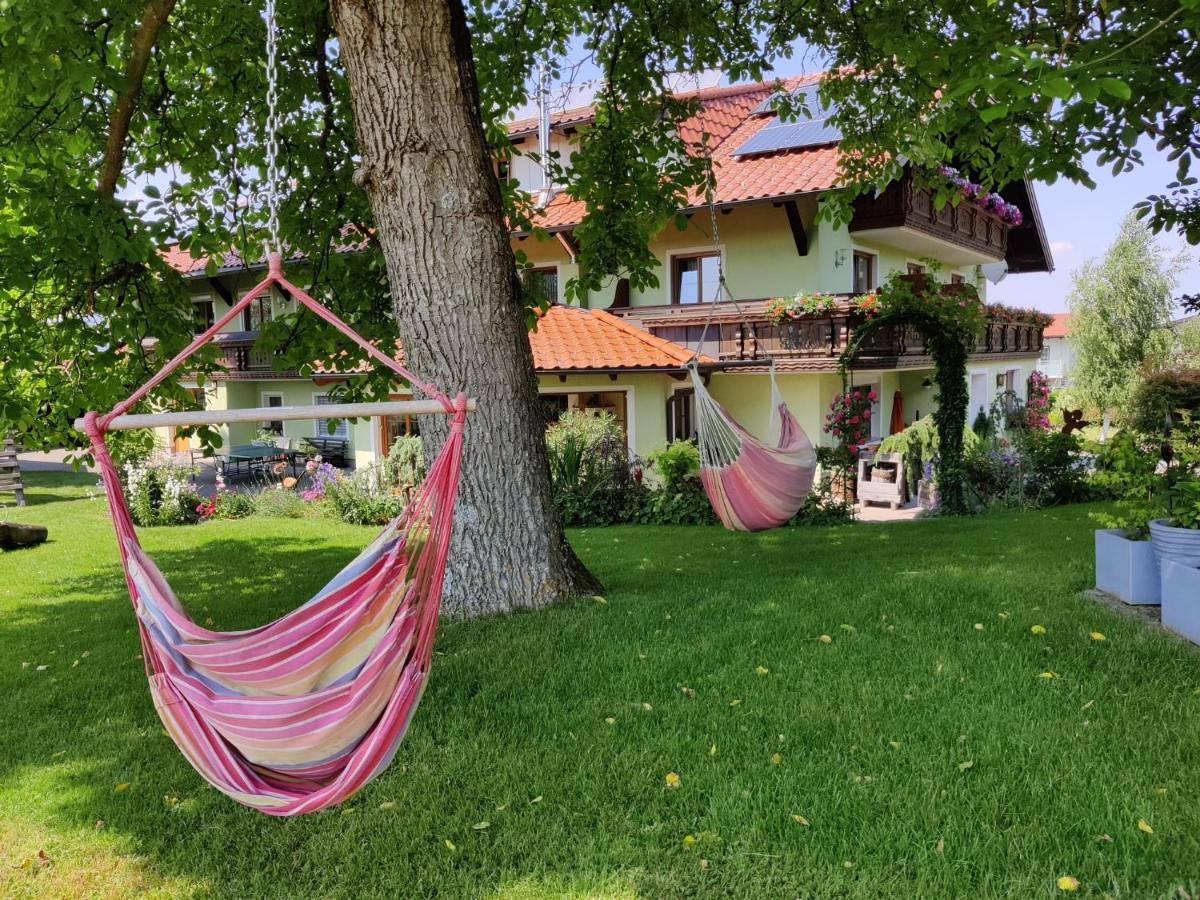 Pension Holzapfel Sankt Georgen im Attergau Dış mekan fotoğraf