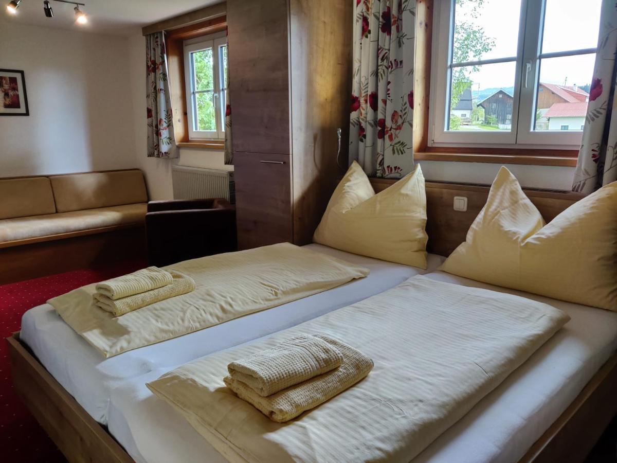 Pension Holzapfel Sankt Georgen im Attergau Dış mekan fotoğraf