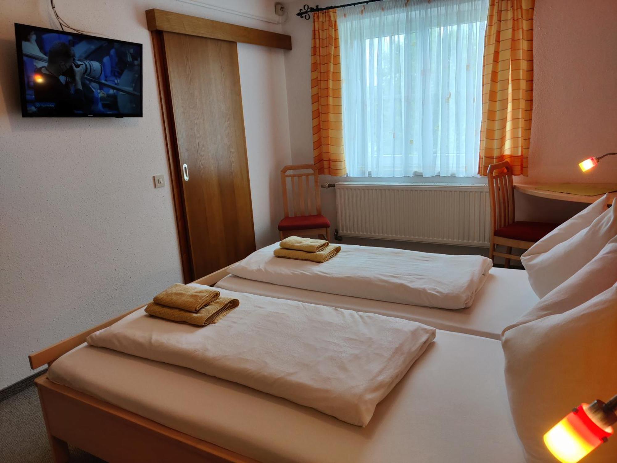 Pension Holzapfel Sankt Georgen im Attergau Dış mekan fotoğraf