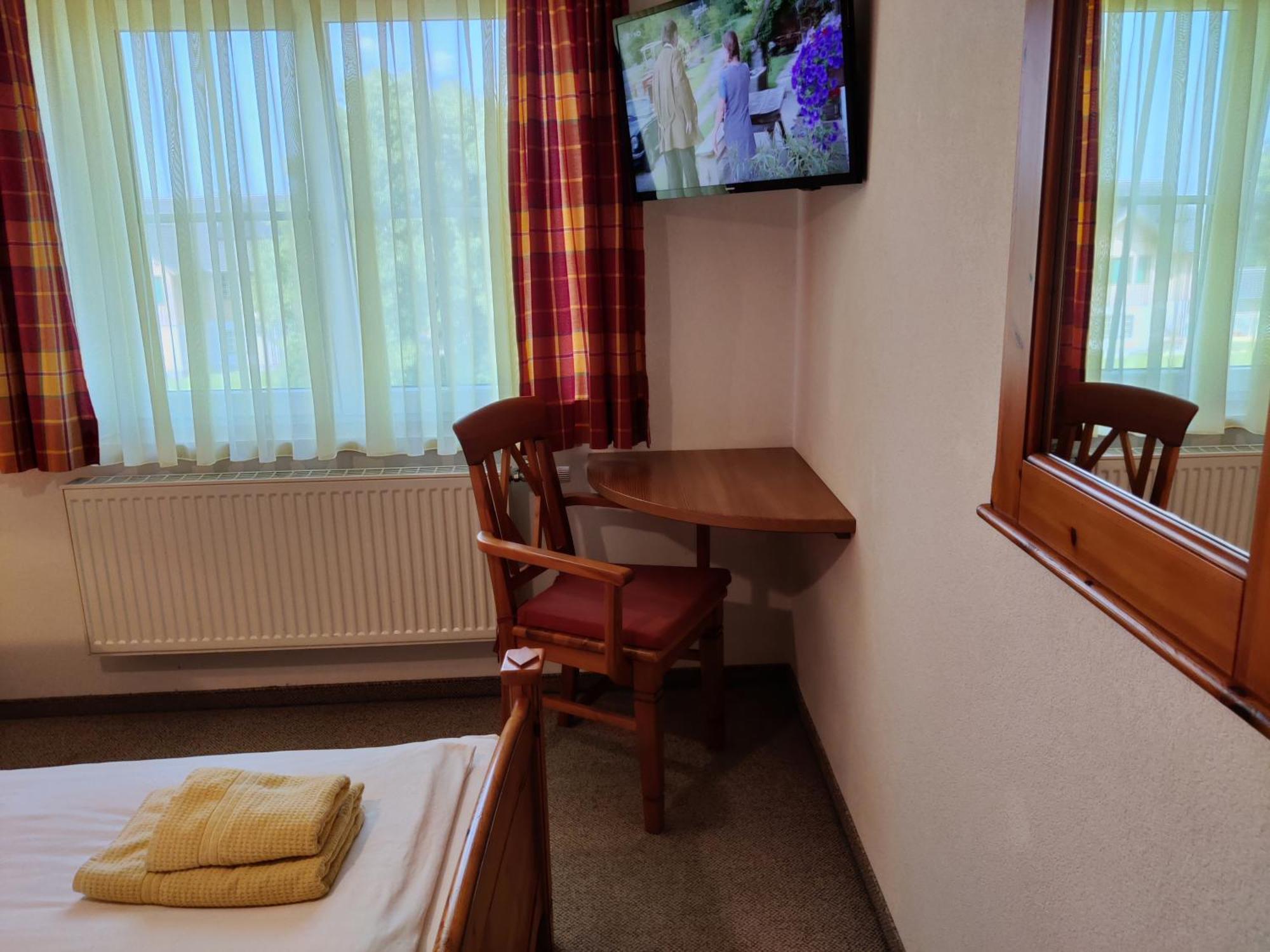 Pension Holzapfel Sankt Georgen im Attergau Dış mekan fotoğraf